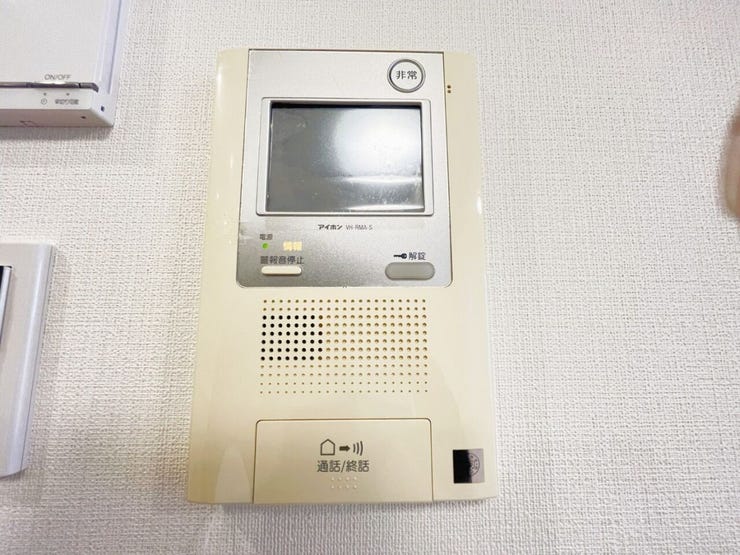 来訪者の確認をして対応出来るTVモニター付インターホン!お子さまのお留守番にも安心ですね!