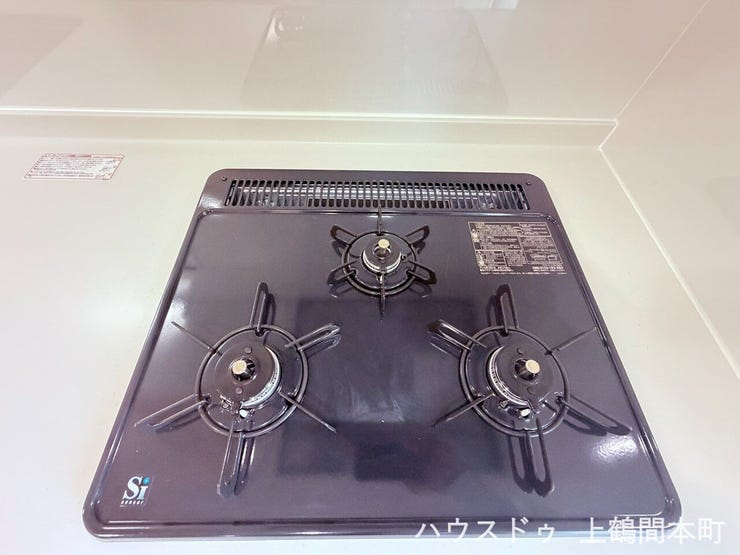 火力抜群のガスコンロで、料理の腕が上がる。本格的な炎が、毎日の食卓をもっとおいしくしてくれる。