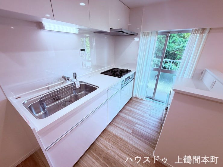 ルリフォーム済みで、キッチンも気分も一新。清潔感あふれる空間で、新しい食生活をスタートしよう。