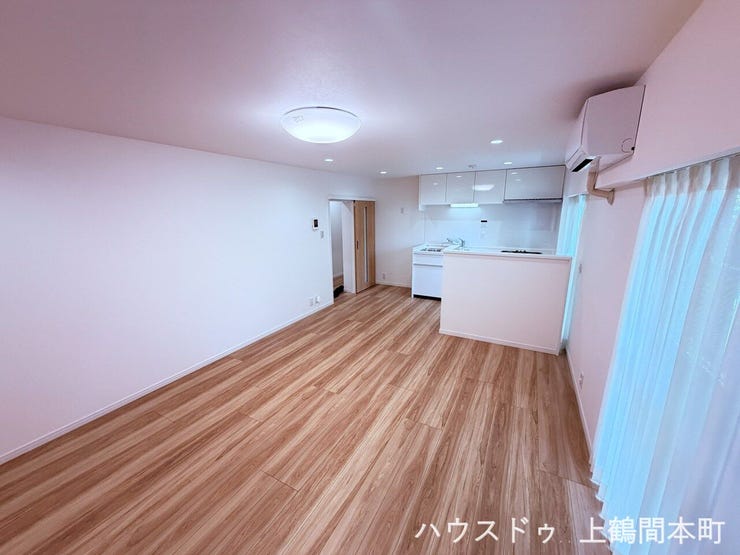 広くて明るい、ただそれだけで毎日が変わる。鵜野森団地のリビングが新しい日常をつくります。