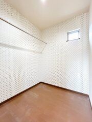 【リフォーム済】2階東側洋室WIC