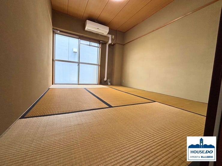 畳の香りに包まれた広めの和室は、来客用のおもてなしスペースとしてはもちろん、ご家族での団らんや趣味の空間にもぴったりです♪