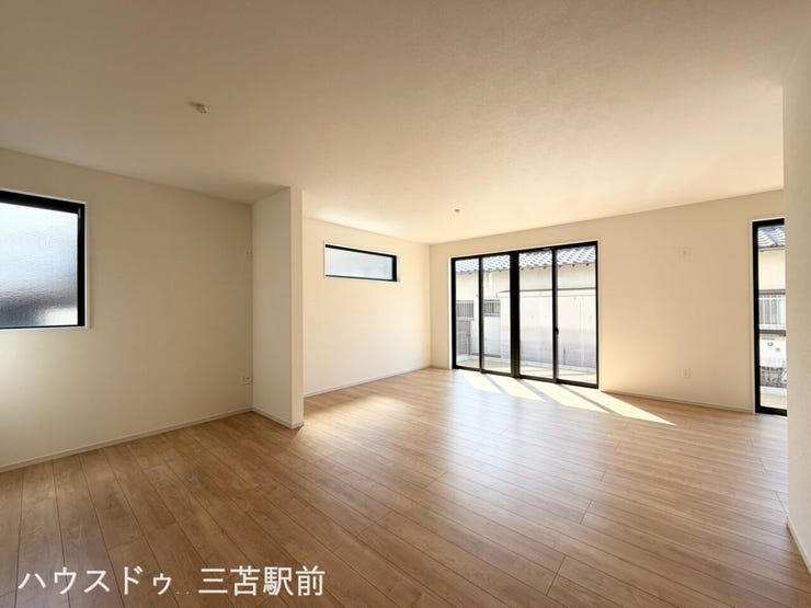 24.6帖のリビング空間。大きな家具を置いてもゆとりがあります。