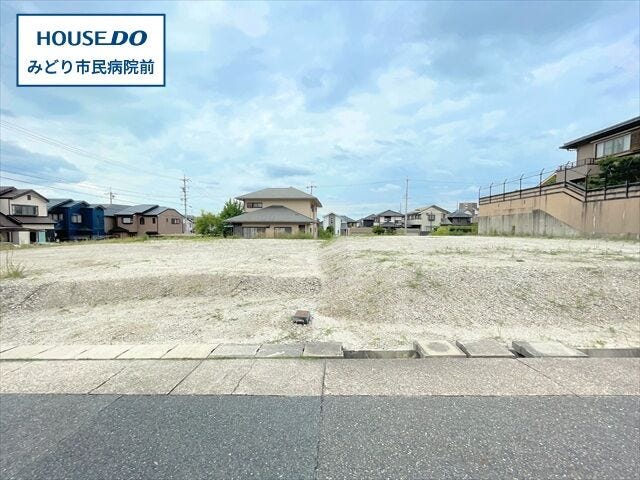 【外観】
【小坂エリア】全7区画、建築条件なしの売土地になります。
名古屋市桜通線/神沢駅まで徒歩25分
・小坂小学校まで徒歩6分(約410m)
・滝ノ水中学校まで徒歩14分(約1050m)