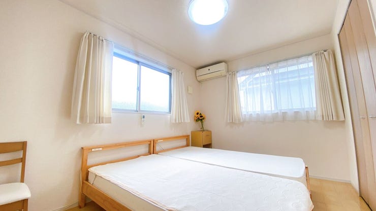 どんな家具にもフィットする床材カラーのお部屋です。