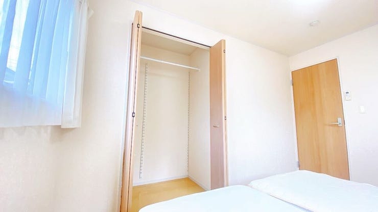 小物から大きな荷物まで収納ができ、お部屋を広く使って頂けます◎
