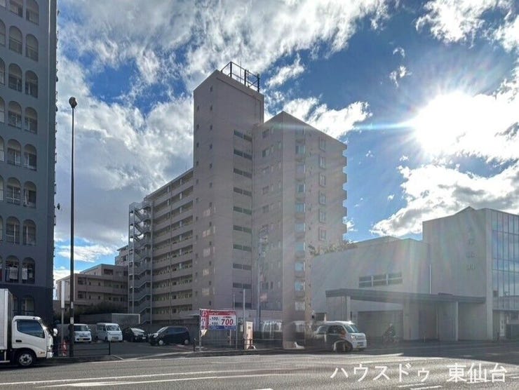 【外観】
小学校・中学校まで徒歩9分圏内!
駅・コンビニ・スーパーまで徒歩約7分圏内の好立地!