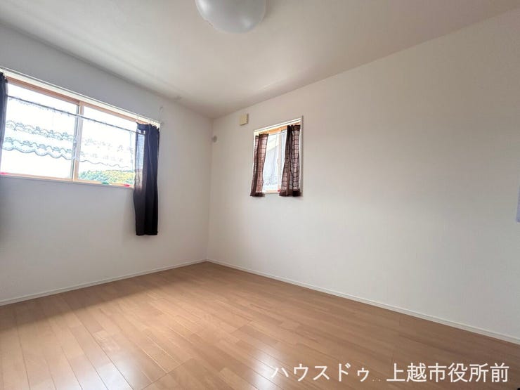 2階:洋室6帖