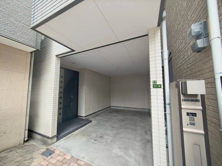 屋根付き駐輪場なので雨などの汚れが防止できます◎