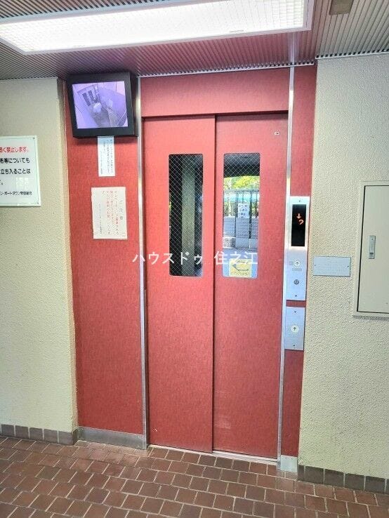 ★エレベーター完備。モニター付きなのも嬉しいポイントですね♪