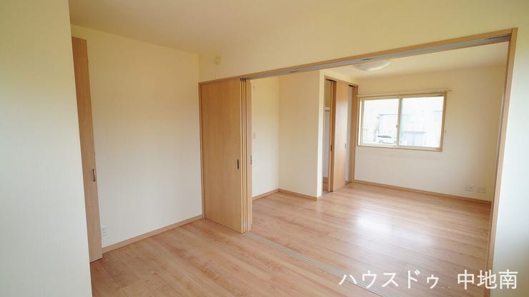 寝室や子供部屋としても使用できる洋室♪