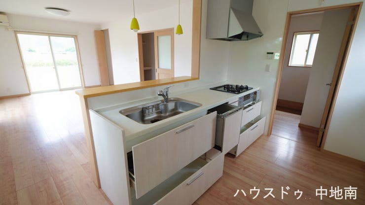 家族との会話が弾むカウンターキッチン♪