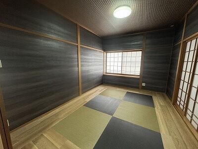 ☆リビング横の和風洋室☆シックな雰囲気でお洒落な空間です☆