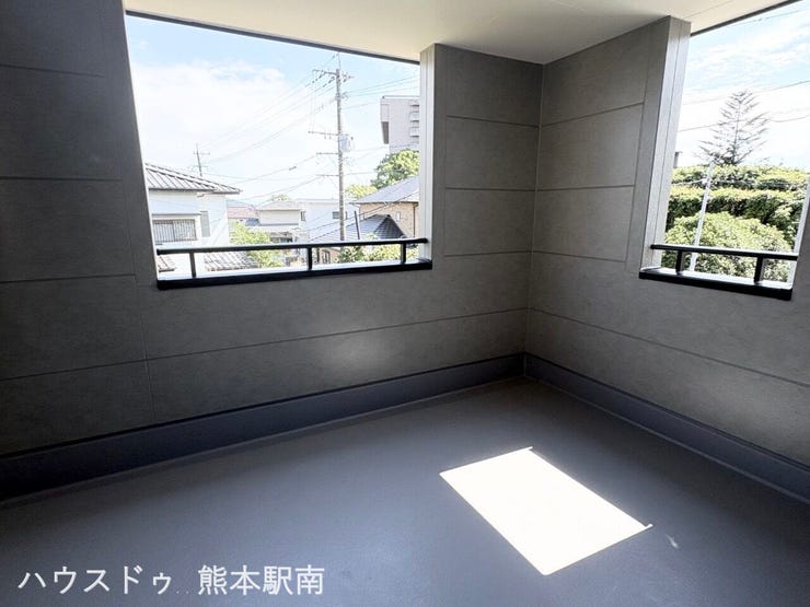 ■バルコニー■
日差しをしっかり確保できる
洗濯物や布団干しに便利