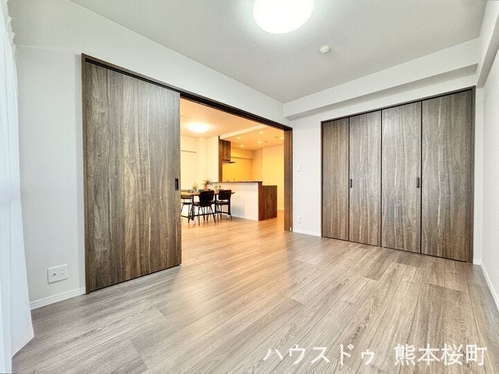 ■6.4帖洋室■心からリラックスできる静けさ、上質な眠りで、毎日をリセットします。明日への活力を養う空間です。