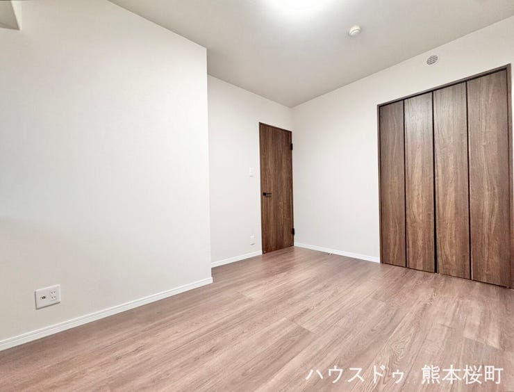 ■5.7帖洋室■寝室、書斎、趣味の部屋。家族の成長やライフスタイルに合わせ、様々な使い方ができる快適な空間です。