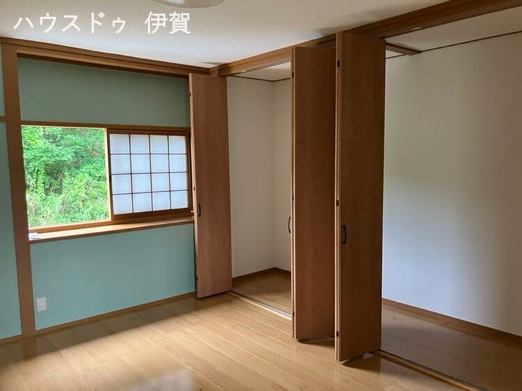洋室②大きなウオークインクローゼットがあります