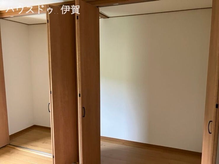 洋室②大きなウオークインクローゼットがあります