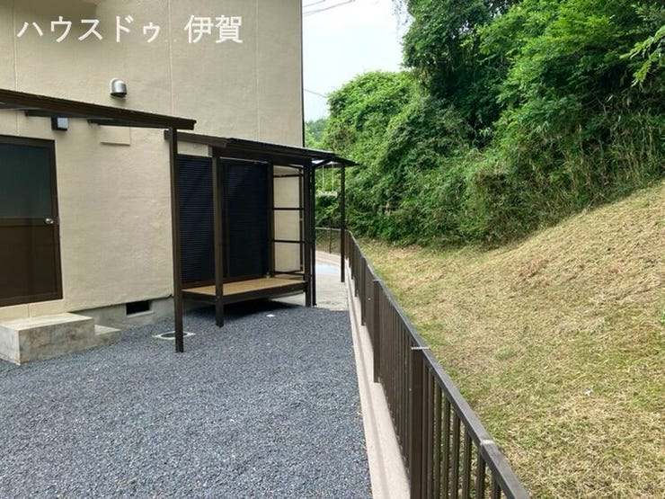 砂利で雑草防止