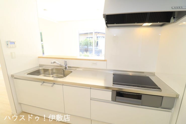 脇元 新築戸建 【キッチン】
カウンターキッチンで家族の笑顔を見ながら調理できます