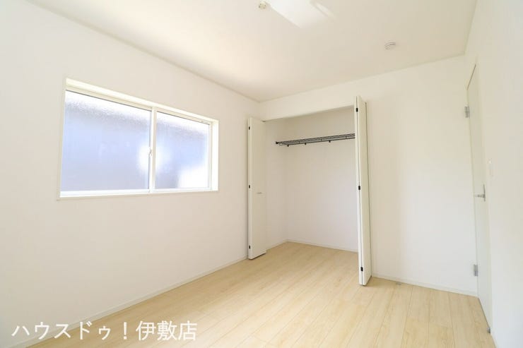 脇元 新築戸建 【洋室6帖】
クローゼット付でお部屋を広く使用できます