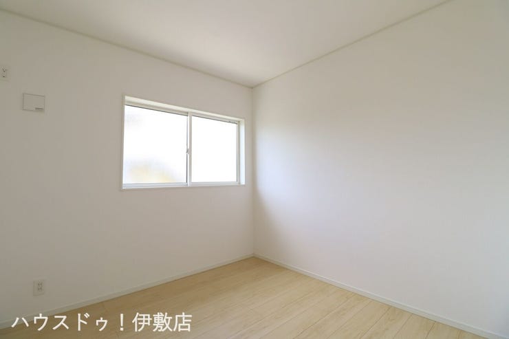 脇元 新築戸建 【洋室4.5帖】
「他社で住宅ローンに落ちてしまった」「車のローンが残っている」など、住宅ローンでお困りの方はぜひ一度弊社までご相談ください。