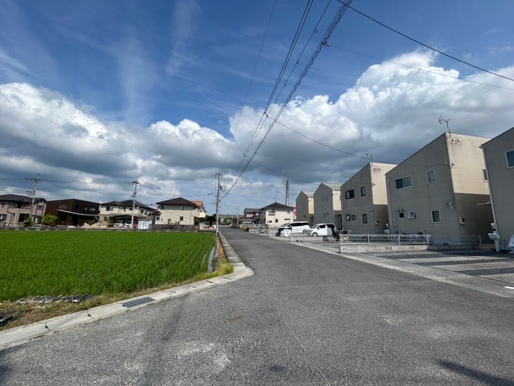前面道路は南東側で日当り良好◎