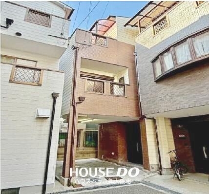 ■おおさか東線「JR淡路」駅徒歩9分!
■平成8年築、鉄骨造3SLDK戸建です!
■菅原小学校が徒歩4分!お子様も安心して通学していただけます◎