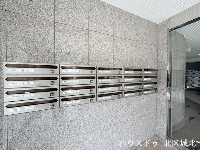 集合ポストです。
管理の行き届いた、清潔感のある集合ポストスペースです。