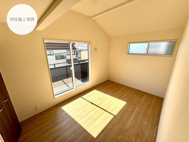【Bedroom】ナチュラルな内装で、リラックスできる空間。寝室や書斎にも最適です。