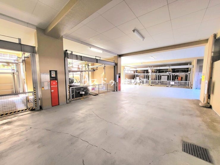 ★駐車場も区画数を多くご用意。空き状況の確認はお気軽にお申し付け下さい。
