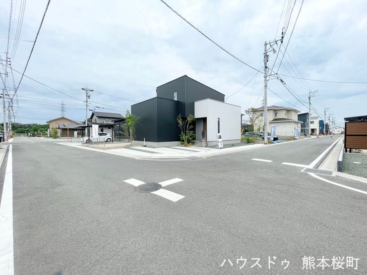 ■理想を叶える新しい暮らしの舞台■高いデザイン性と機能性を兼ね備えた住まい。ここで、家族の新しい物語が始まります。