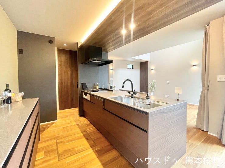 ■家族の「美味しい」が集まる舞台■高い機能性と美しいデザインを両立。料理する人も、待つ人も、笑顔になれる場所です。