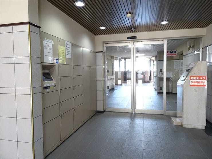 宅配ボックス:不在時や手が離せない時も、後から好きなタイミングで荷物を受け取ることができる宅配ボックスです。配達の時間に予定を合わさず済むので、時間を有効に使えます。