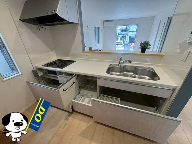 調理器具や調味料等たっぷり収納出来そうです!
