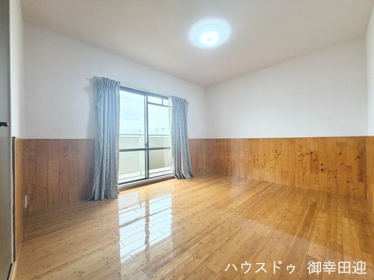 ■洋室①■心からリラックスできる静けさ、上質な眠りで、毎日をリセットします。明日への活力を養う空間です。