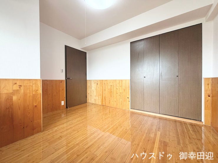 ■洋室②■寝室、書斎、趣味の部屋。家族の成長やライフスタイルに合わせ、様々な使い方ができる快適な空間です。