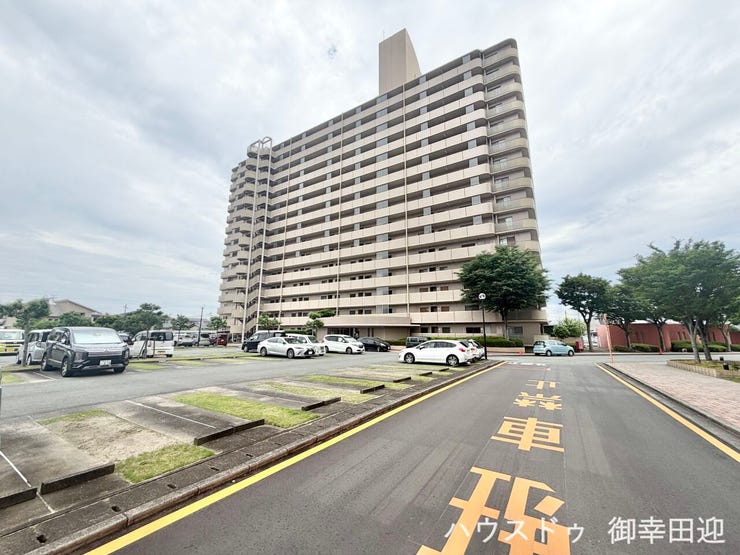 ■理想を叶える新しい暮らしの舞台■高いデザイン性と機能性を兼ね備えた住まい。ここで、家族の新しい物語が始まります。