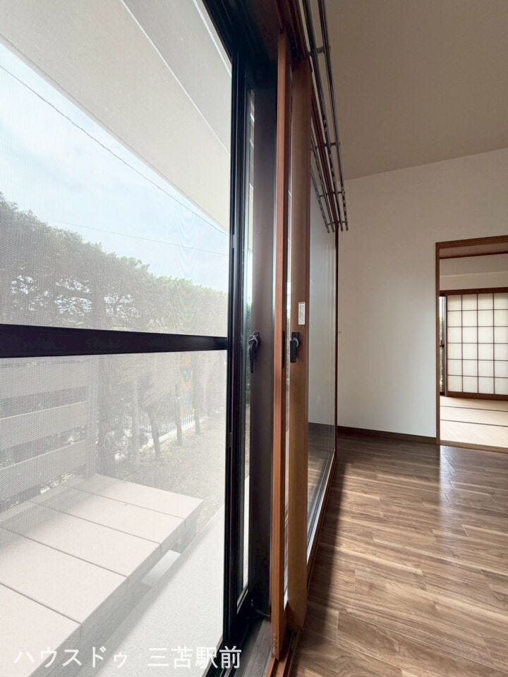 二重窓になっており、駅近ならではの騒音も軽減♪