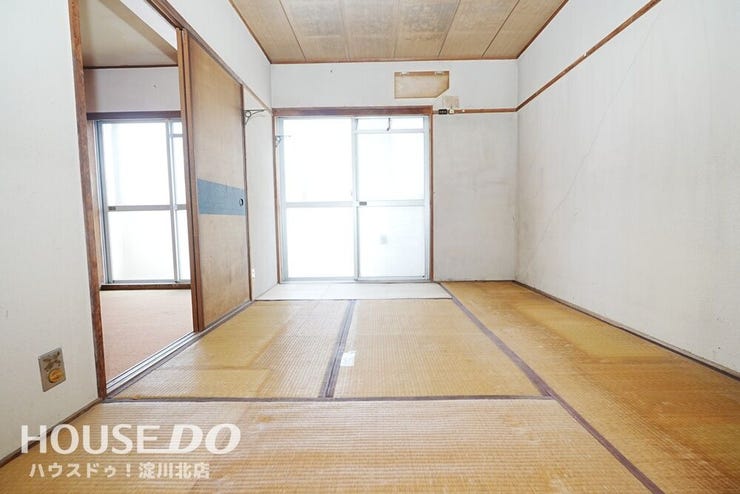 ■■本日内覧可能■■阪急各線「十三」駅徒歩6分!商業施設が充実している十三エリア駅からすぐの立地が魅力的♪リフォームは必須ですが、お好みの間取りを作ってみたい方や収益用物件としてもおすすめ!