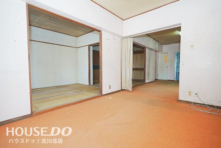 ■■本日内覧可能■■阪急各線「十三」駅徒歩6分!商業施設が充実している十三エリア駅からすぐの立地が魅力的♪リフォームは必須ですが、お好みの間取りを作ってみたい方や収益用物件としてもおすすめ!