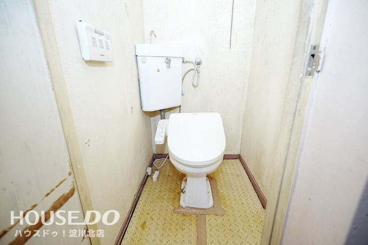 ■■本日内覧可能■■阪急各線「十三」駅徒歩6分!商業施設が充実している十三エリア駅からすぐの立地が魅力的♪リフォームは必須ですが、お好みの間取りを作ってみたい方や収益用物件としてもおすすめ!