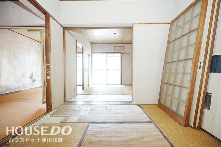 ■■本日内覧可能■■阪急各線「十三」駅徒歩6分!商業施設が充実している十三エリア駅からすぐの立地が魅力的♪リフォームは必須ですが、お好みの間取りを作ってみたい方や収益用物件としてもおすすめ!