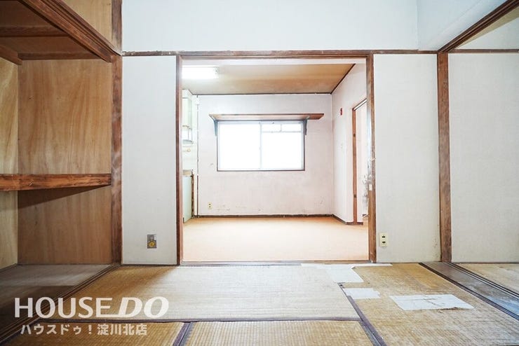 ■■本日内覧可能■■阪急各線「十三」駅徒歩6分!商業施設が充実している十三エリア駅からすぐの立地が魅力的♪リフォームは必須ですが、お好みの間取りを作ってみたい方や収益用物件としてもおすすめ!