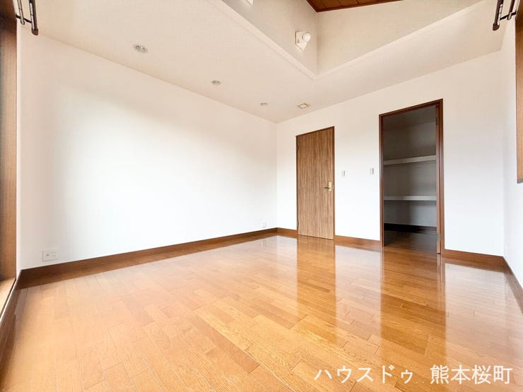 ■2階18帖洋室■心からリラックスできる静けさ、上質な眠りで、毎日をリセットします。明日への活力を養う空間です。