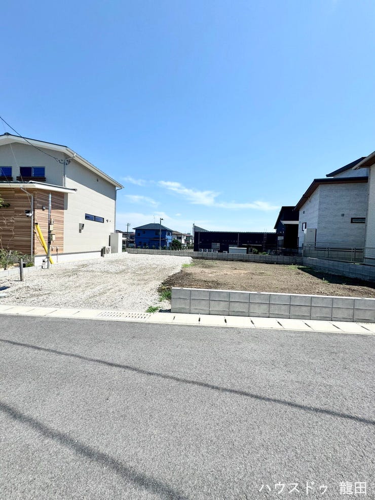 【外観】
■□■前面道路含む現地写真■□■
北区植木町岩野5期11号棟
現況