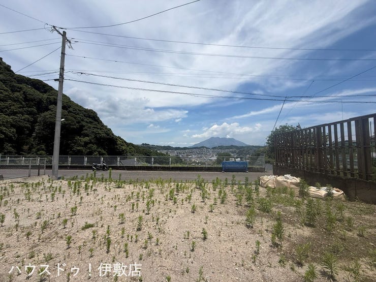 【外観写真】
雄大な桜島を眺めながら、自分の家でゆっくりと過ごしてみてはいかがでしょうか?