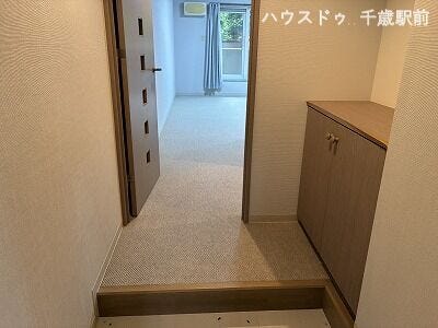 シューズボックス付きの玄関!靴をすっきり収納でき、いつでも気持ちよくお客様を迎えられる空間です♪