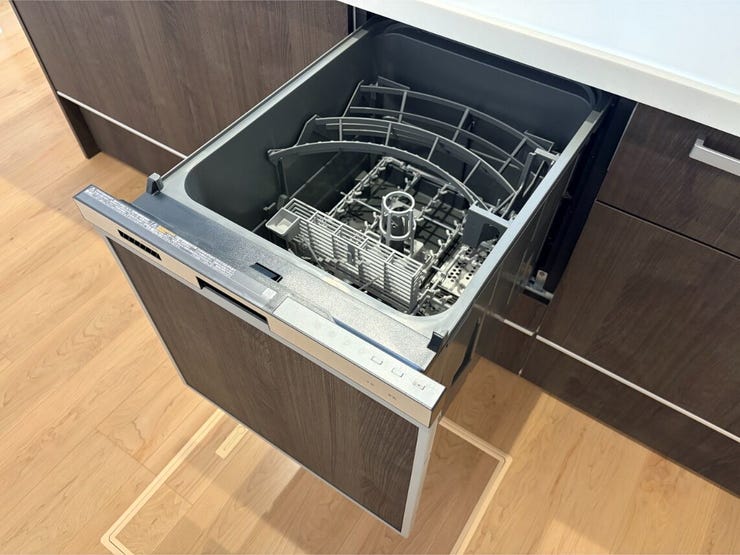 後片付けも楽々な食洗器付きです。