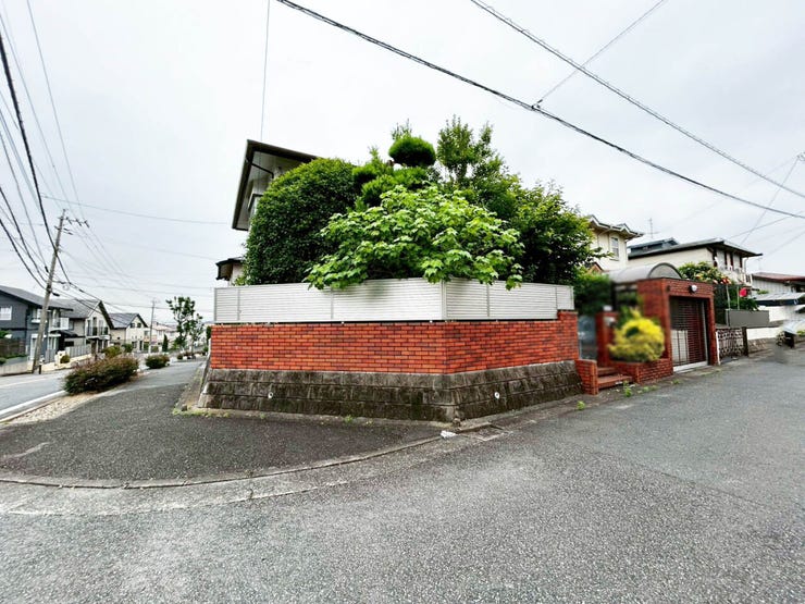 【角地】シャンプードレッサー♪システムキッチン♪床下収納♪閑静な住宅街♪電動シャッター付き車庫♪